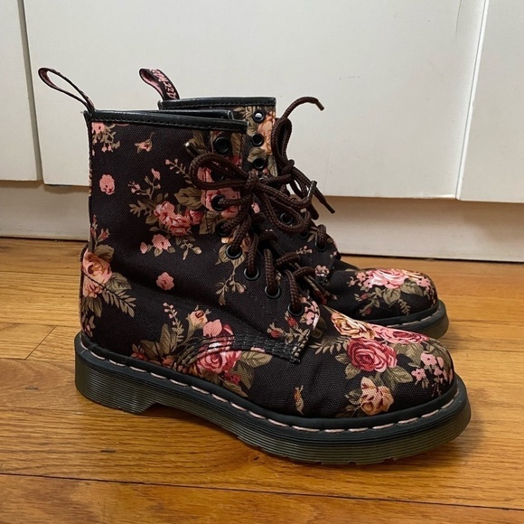 Dr. Marten’s Floral Printed Canvas 8 Eye Combat Boots Size 5 - Picture 3 of 16